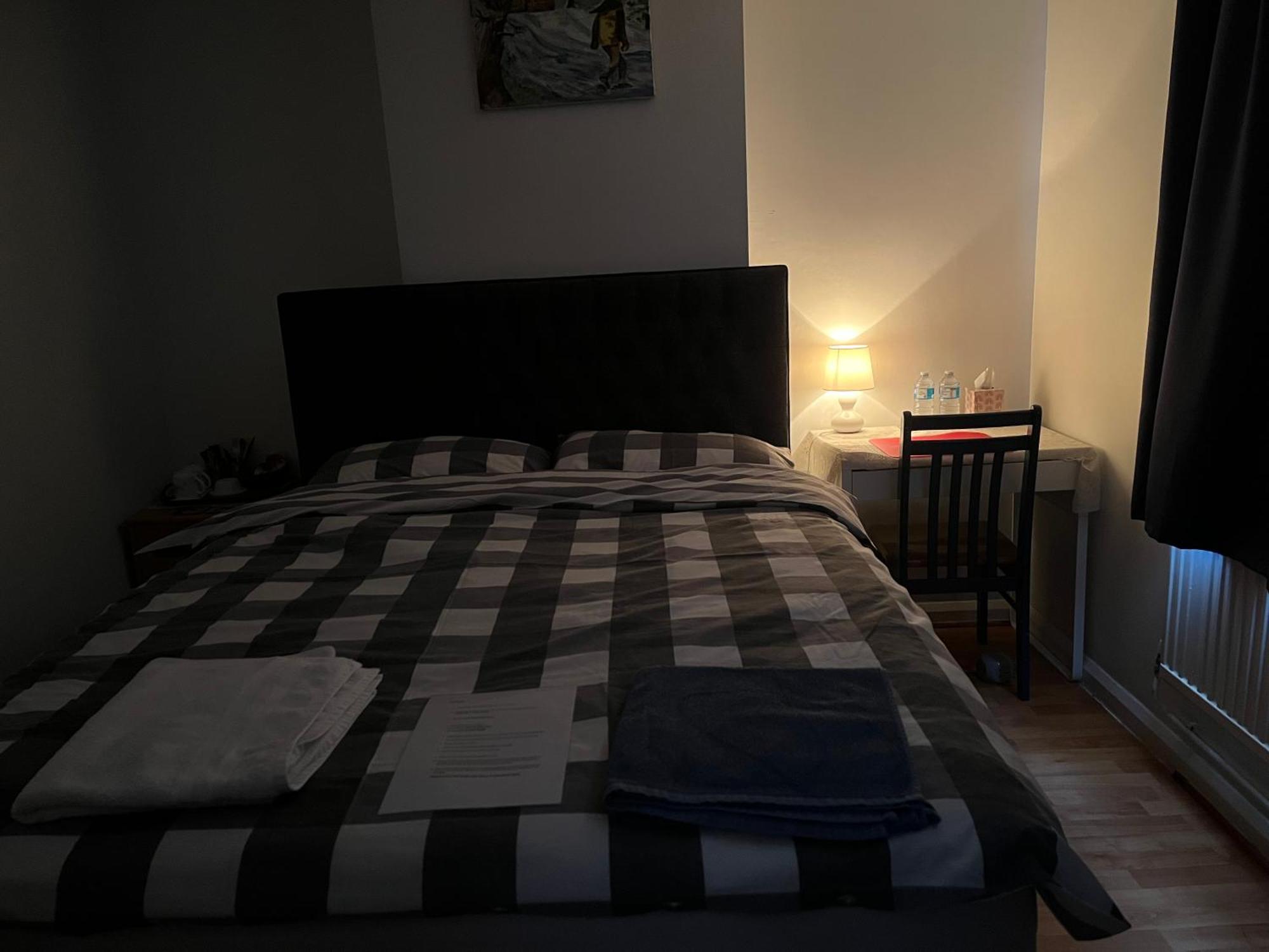 Large Double Bedroom With Free On Site Parking Kingston upon Thames  Ngoại thất bức ảnh